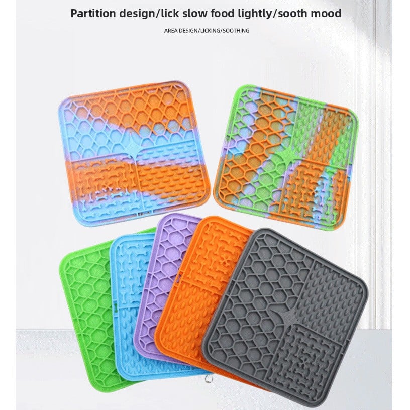 Silicone Pet Licking Mat Slow Feeder with Suction Base